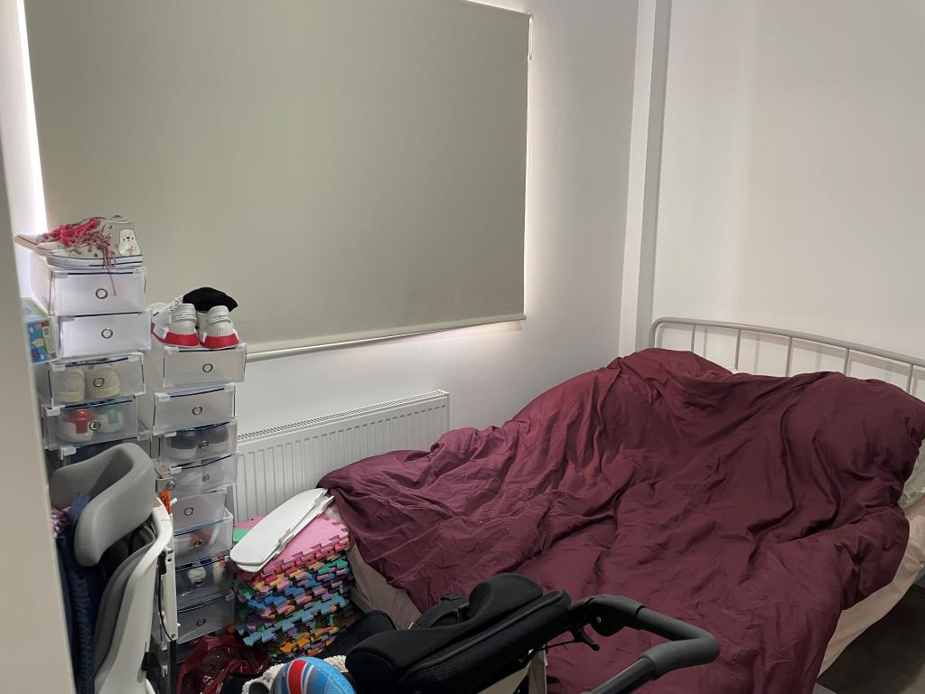 Lot: 105 - FLAT FOR INVESTMENT PRODUCING £10,800 PER ANNNUM -